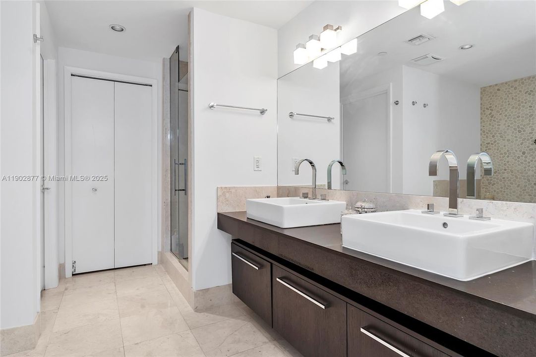 For Sale: $2,448,000 (2 beds, 3 baths, 1487 Square Feet)