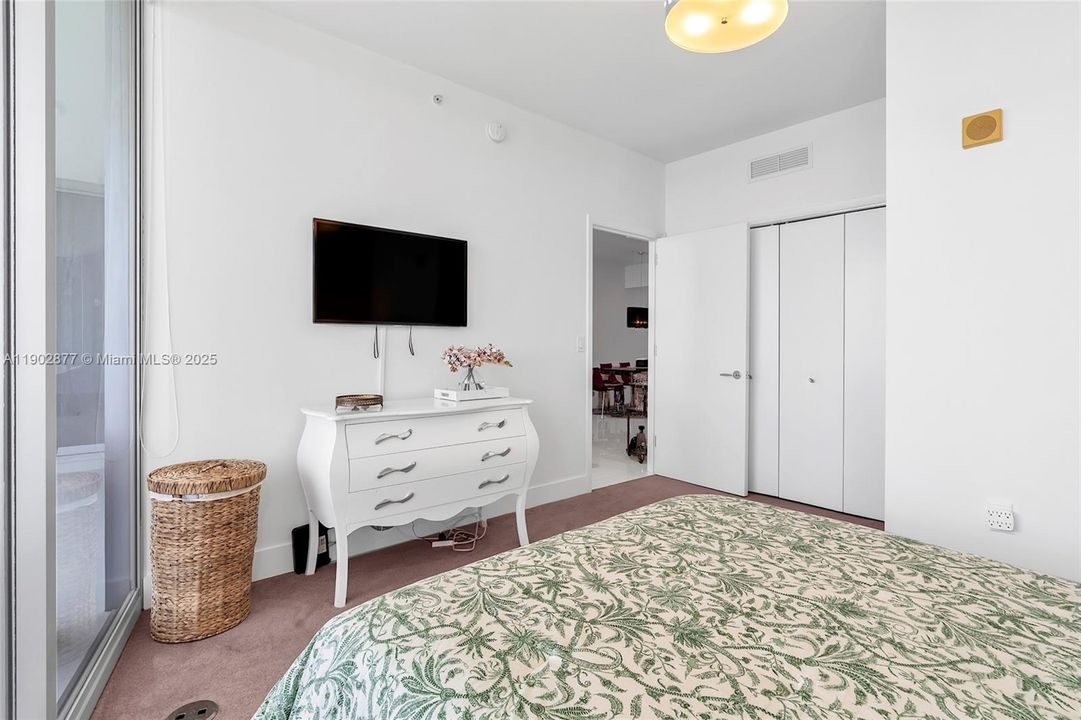 For Sale: $2,448,000 (2 beds, 3 baths, 1487 Square Feet)