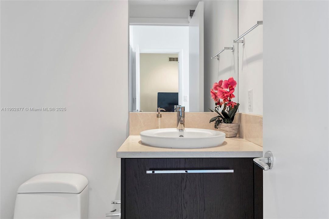 For Sale: $2,448,000 (2 beds, 3 baths, 1487 Square Feet)