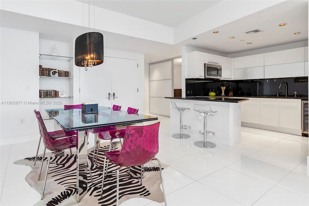 For Sale: $2,448,000 (2 beds, 3 baths, 1487 Square Feet)