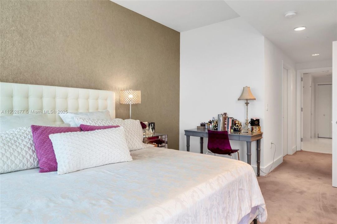 For Sale: $2,448,000 (2 beds, 3 baths, 1487 Square Feet)