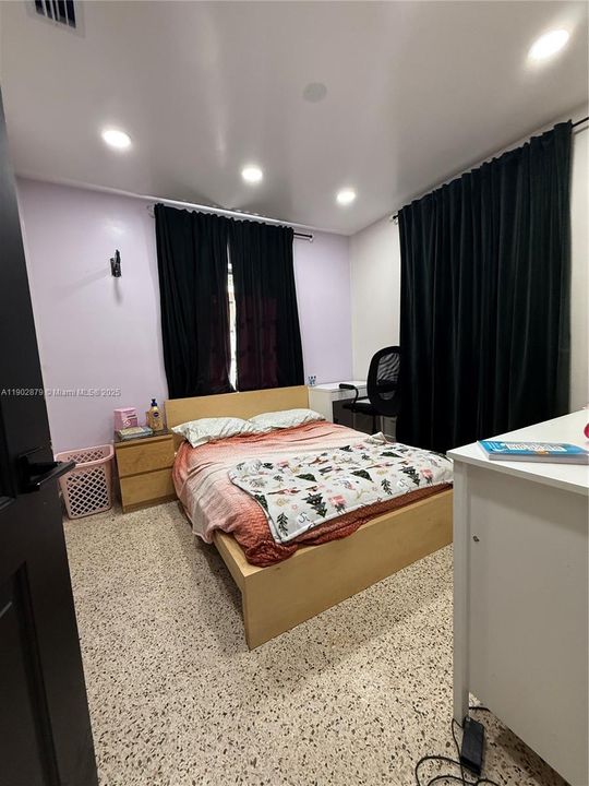 For Rent: $4,350 (4 beds, 2 baths, 1646 Square Feet)