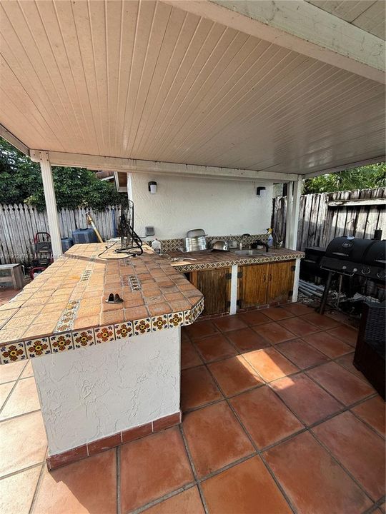 For Rent: $4,350 (4 beds, 2 baths, 1646 Square Feet)