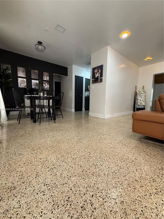 For Rent: $4,350 (4 beds, 2 baths, 1646 Square Feet)