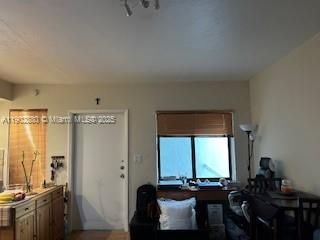 Recently Rented: $1,925 (1 beds, 1 baths, 535 Square Feet)