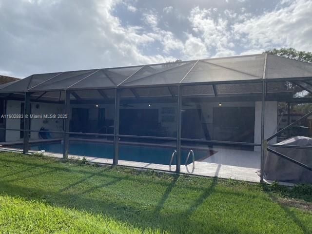 出租: $8,000 (4 贝兹, 2 浴室, 2421 平方英尺)