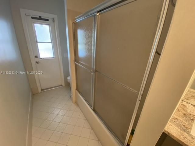 出租: $8,000 (4 贝兹, 2 浴室, 2421 平方英尺)