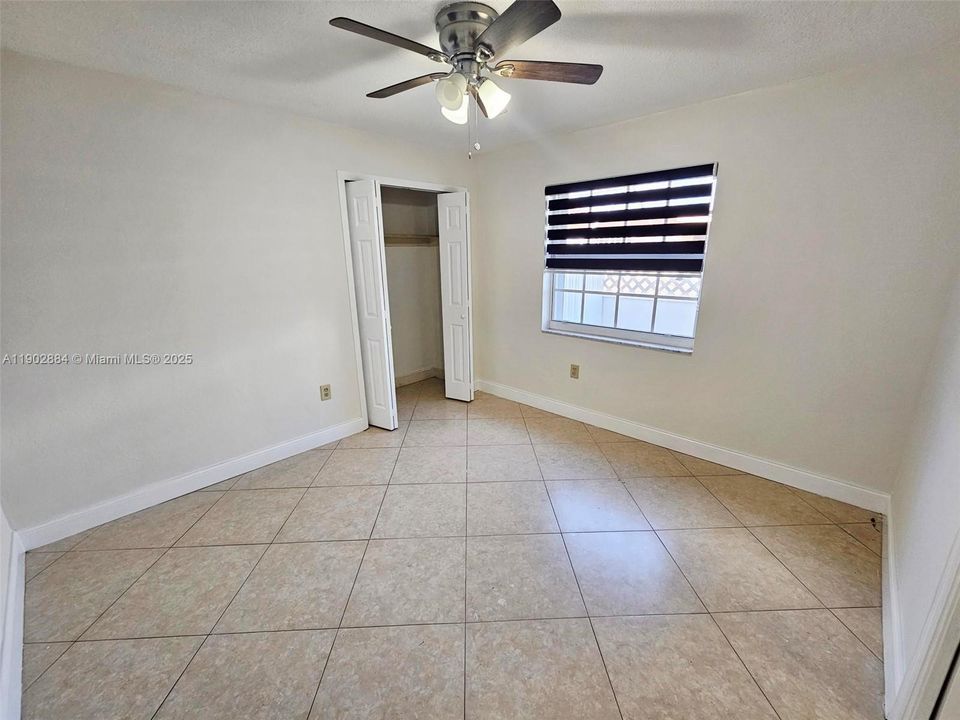 Recently Rented: $2,450 (2 beds, 1 baths, 2279 Square Feet)