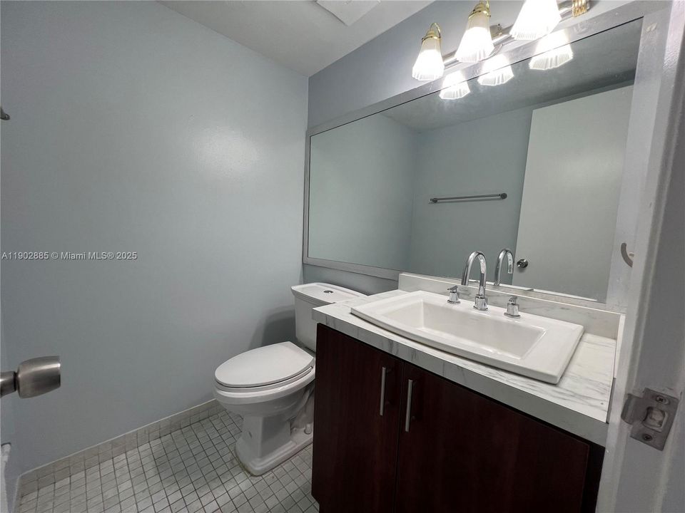 Active With Contract: $2,400 (2 beds, 2 baths, 1520 Square Feet)