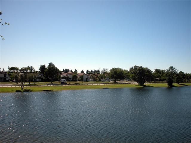 Active With Contract: $2,400 (2 beds, 2 baths, 1520 Square Feet)