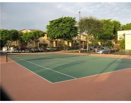 Active With Contract: $2,400 (2 beds, 2 baths, 1520 Square Feet)