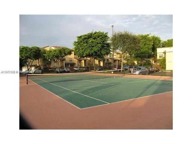 Active With Contract: $2,400 (2 beds, 2 baths, 1520 Square Feet)