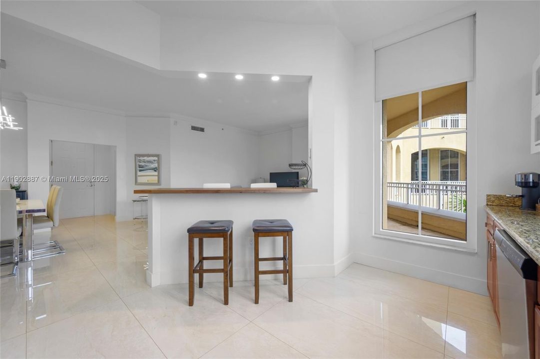 For Sale: $665,000 (2 beds, 2 baths, 1314 Square Feet)