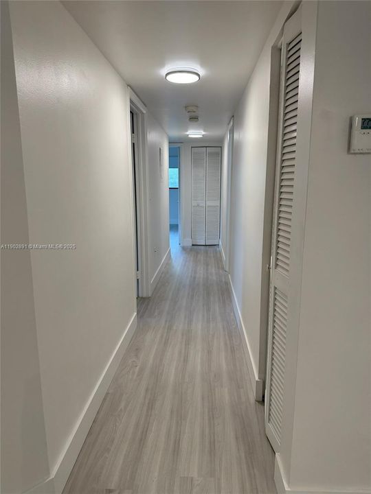 合同活跃: $390,000 (3 贝兹, 2 浴室, 1239 平方英尺)