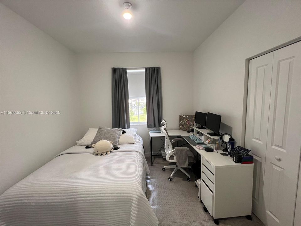 For Rent: $3,050 (3 beds, 2 baths, 1393 Square Feet)