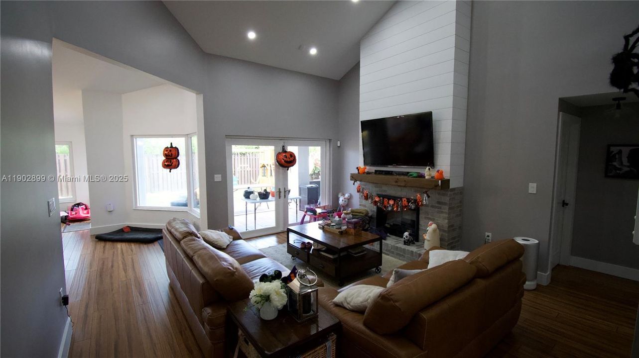 For Sale: $765,000 (4 beds, 2 baths, 2231 Square Feet)