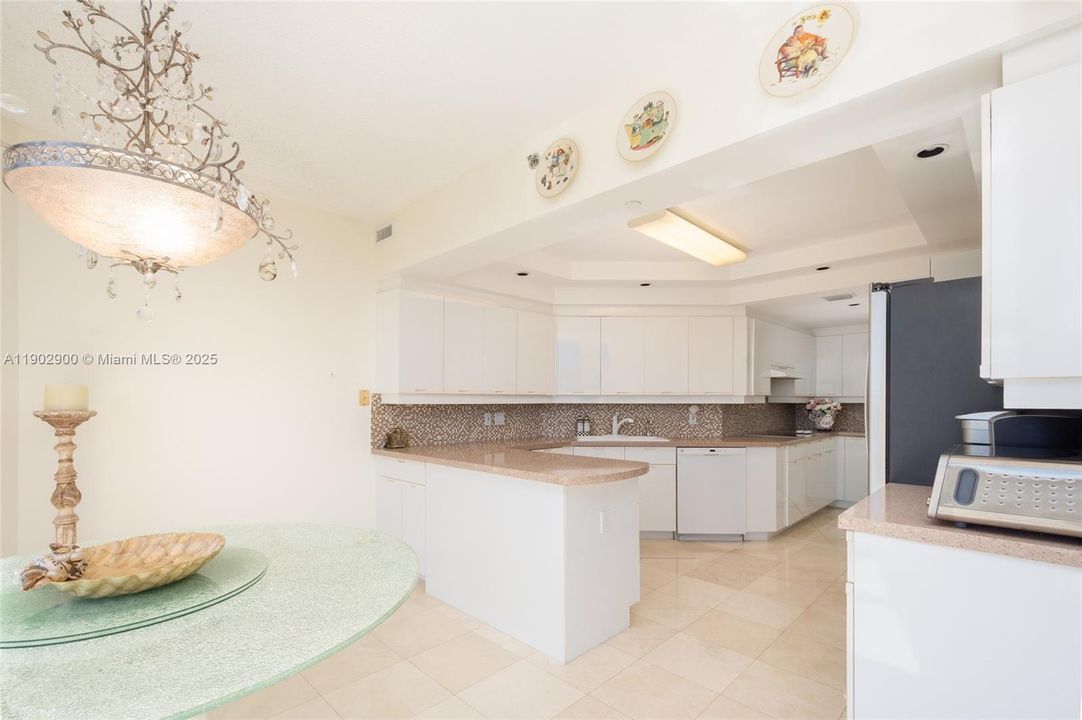 For Sale: $1,125,000 (3 beds, 3 baths, 2630 Square Feet)