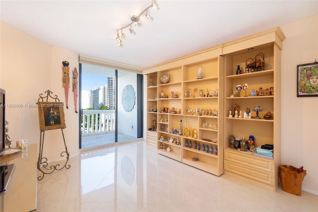 For Sale: $1,125,000 (3 beds, 3 baths, 2630 Square Feet)