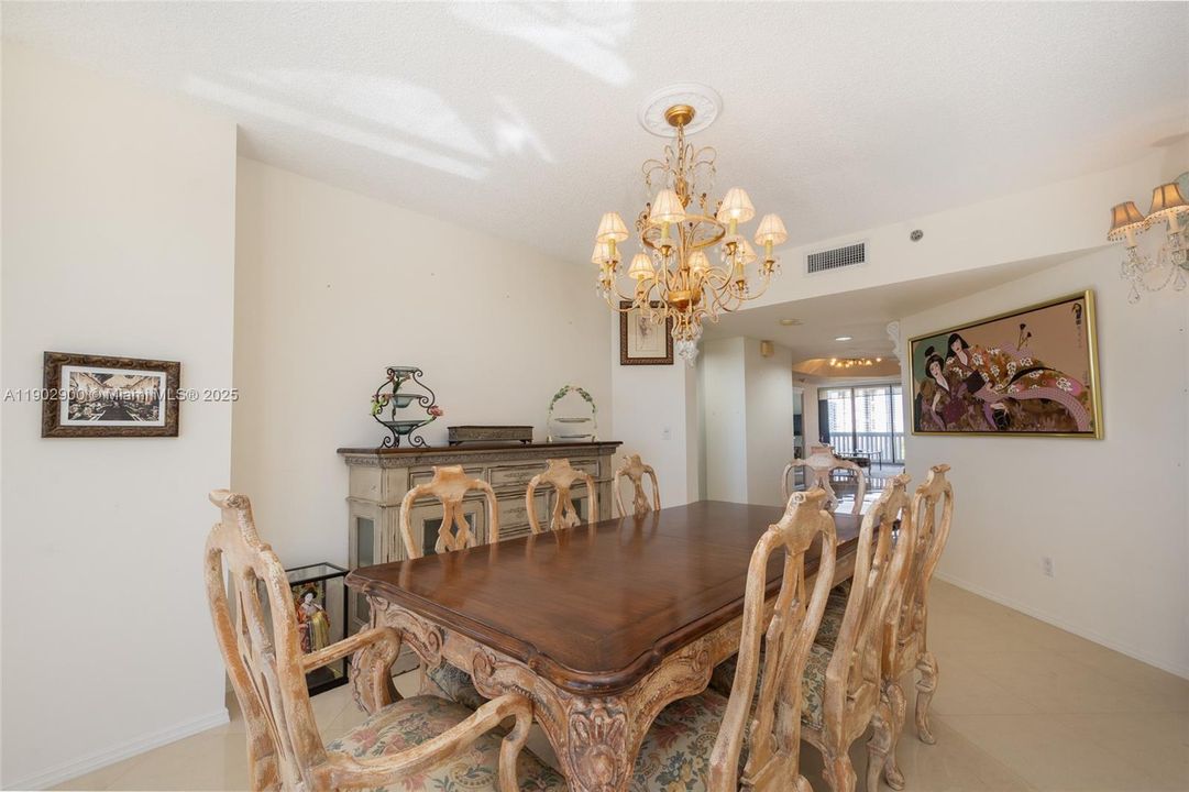 For Sale: $1,125,000 (3 beds, 3 baths, 2630 Square Feet)