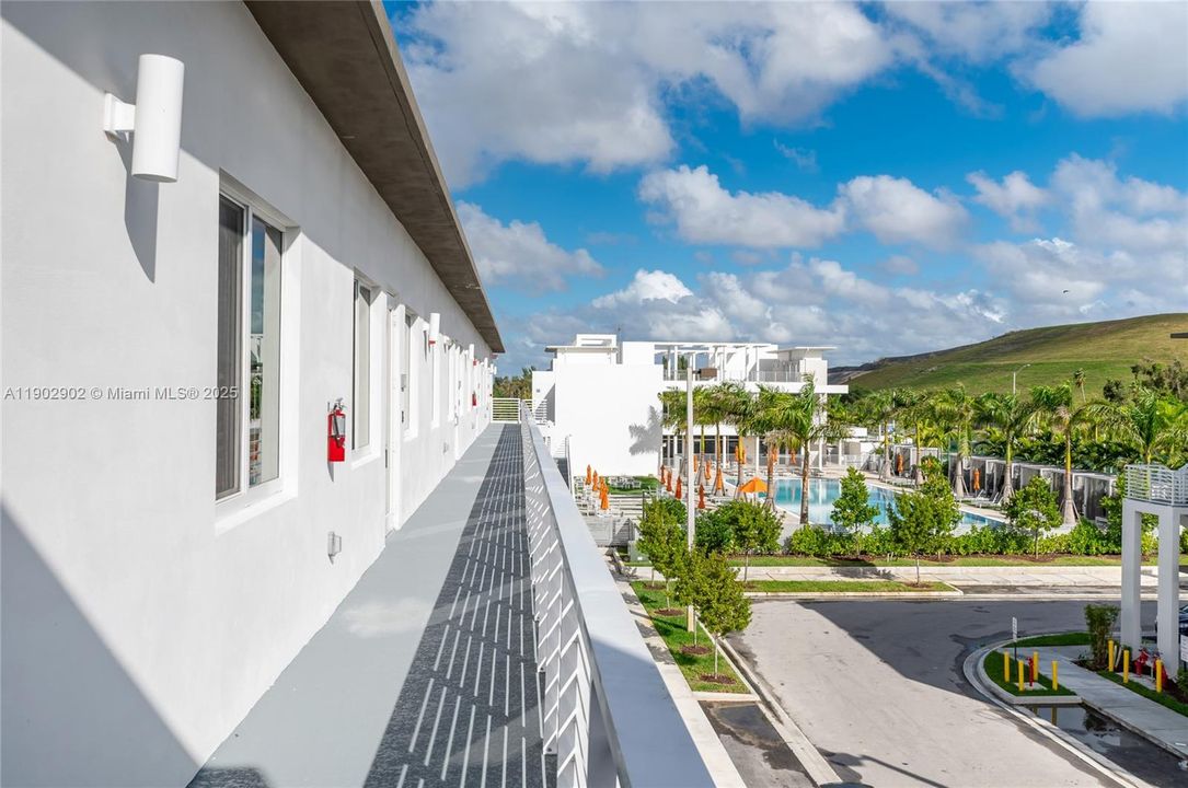 For Rent: $3,650 (3 beds, 2 baths, 1102 Square Feet)