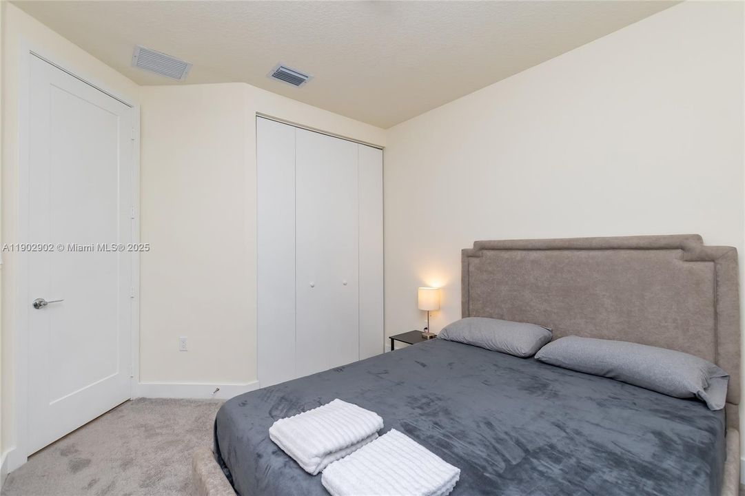 For Rent: $3,650 (3 beds, 2 baths, 1102 Square Feet)