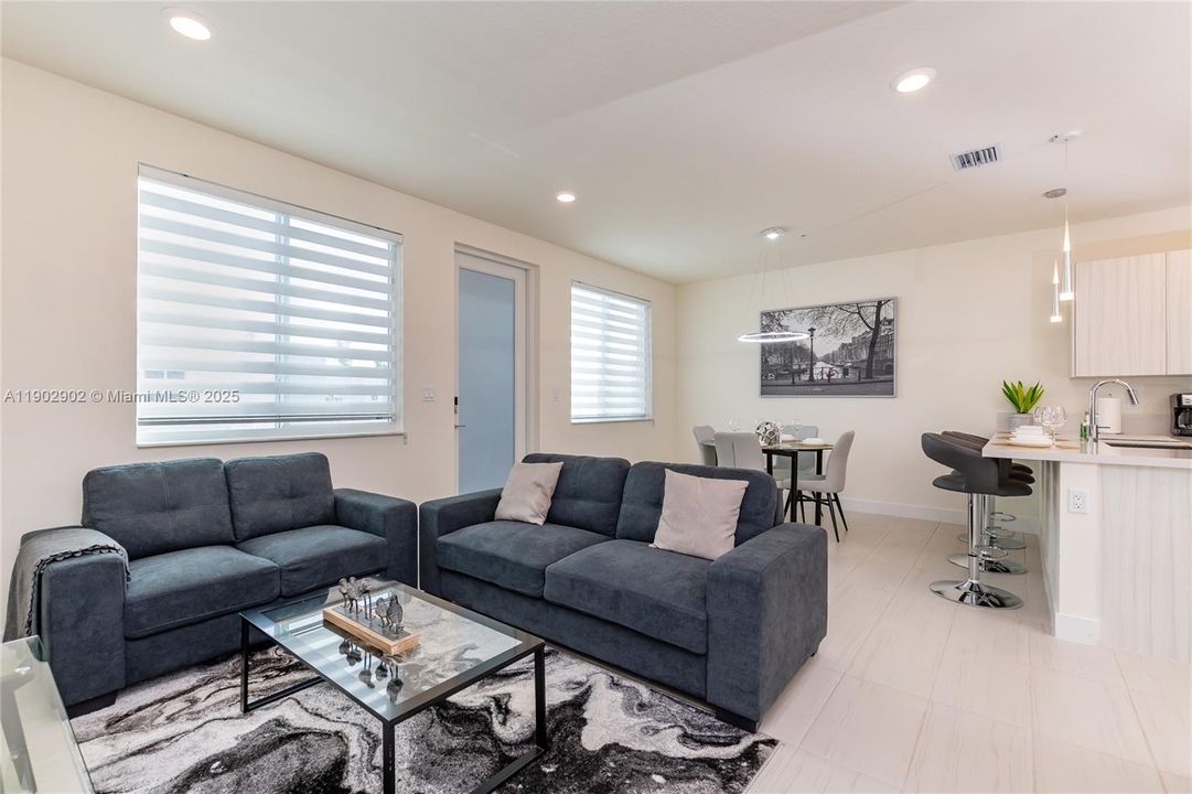 For Rent: $3,650 (3 beds, 2 baths, 1102 Square Feet)