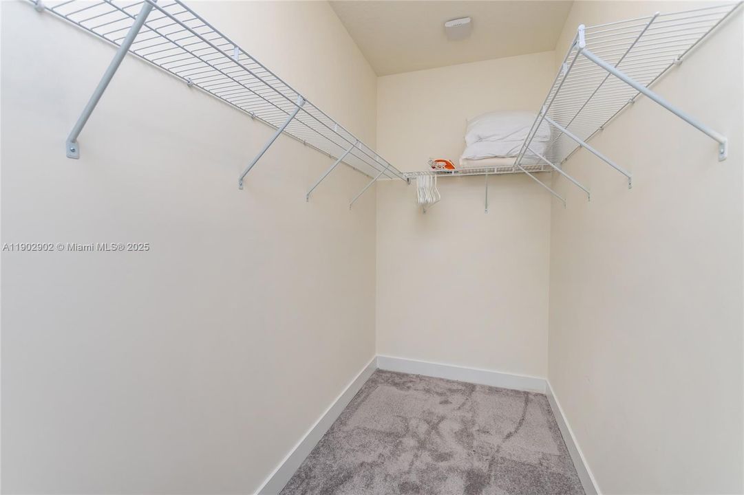 For Rent: $3,650 (3 beds, 2 baths, 1102 Square Feet)