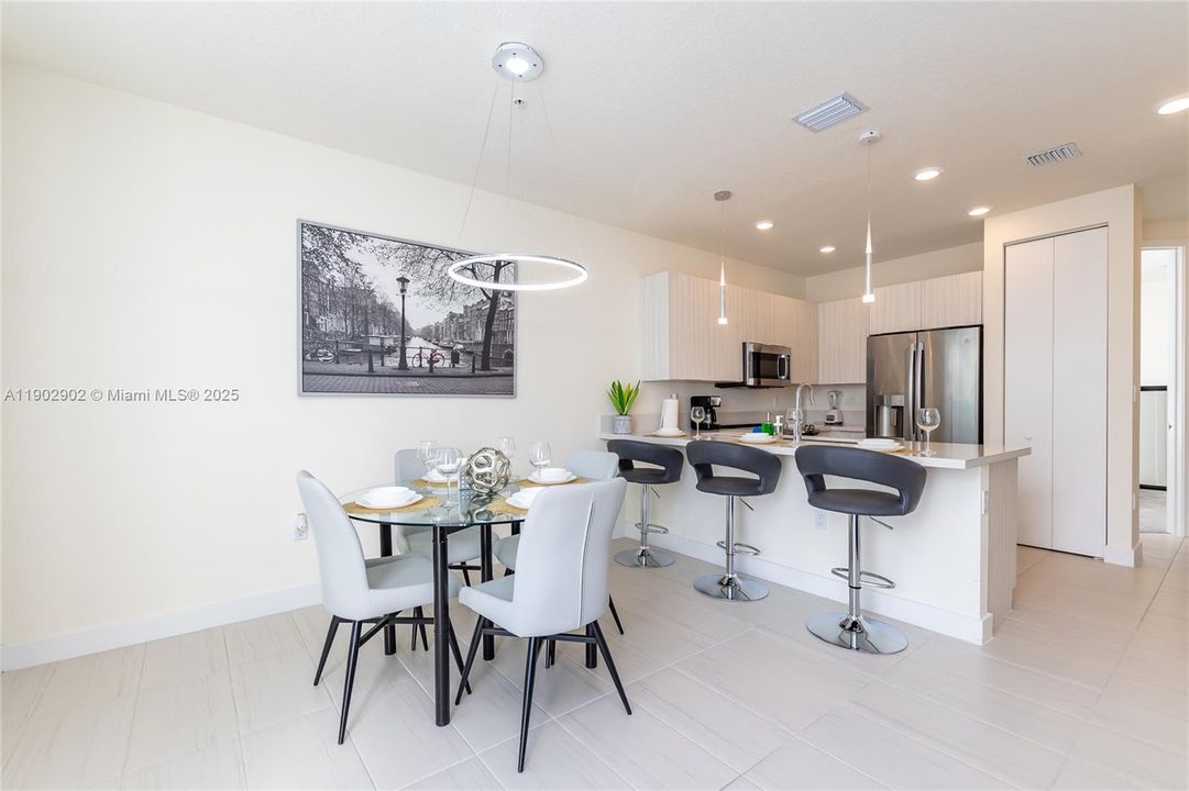 For Rent: $3,650 (3 beds, 2 baths, 1102 Square Feet)