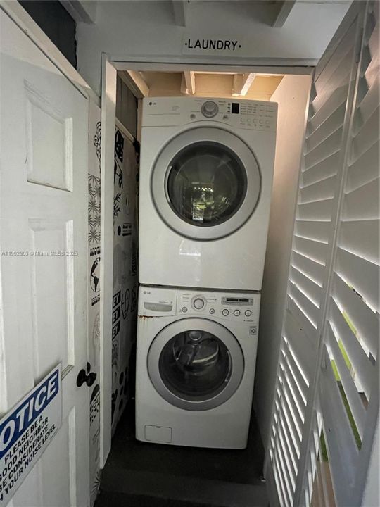 For Rent: $2,500 (0 beds, 1 baths, 364 Square Feet)