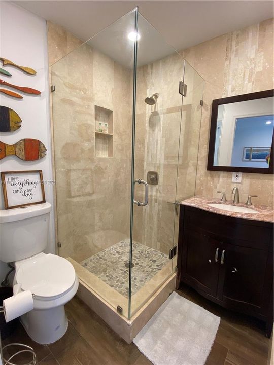 For Rent: $2,500 (0 beds, 1 baths, 364 Square Feet)