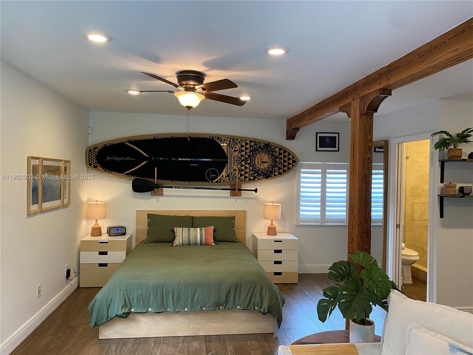 For Rent: $2,500 (0 beds, 1 baths, 364 Square Feet)