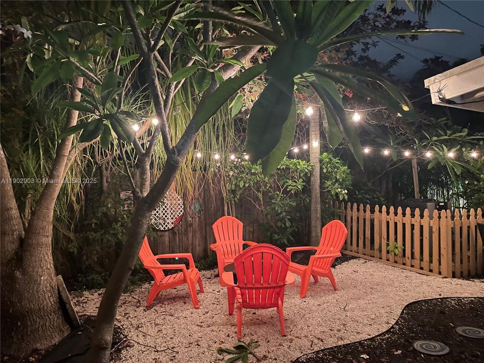 For Rent: $2,500 (0 beds, 1 baths, 364 Square Feet)