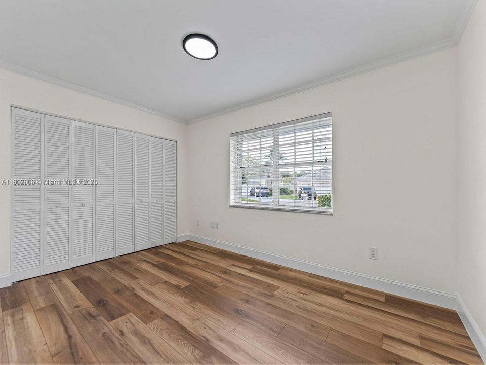 Activo con contrato: $4,200 (3 camas, 2 baños, 1869 Pies cuadrados)