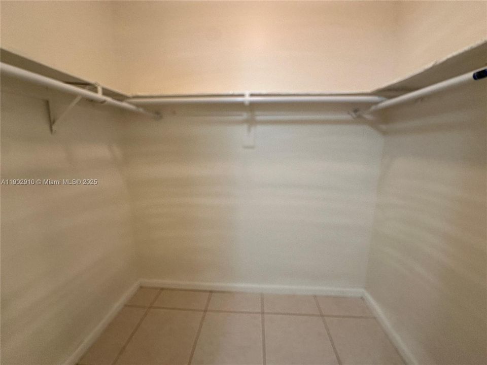 Active With Contract: $1,490 (1 beds, 1 baths, 791 Square Feet)