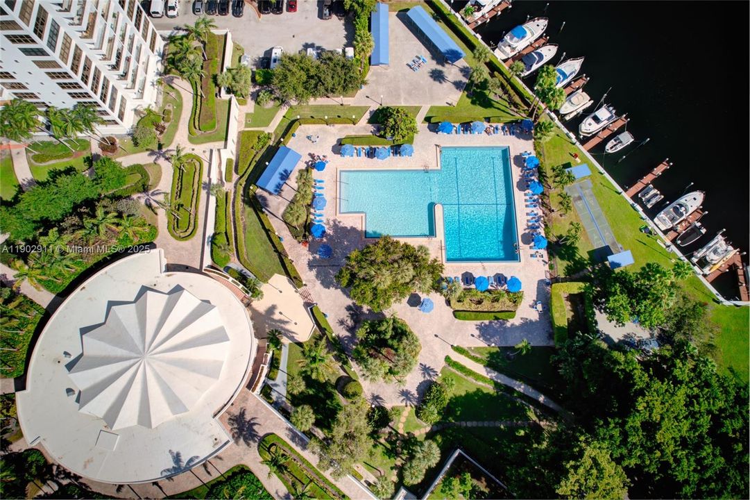 For Sale: $275,000 (1 beds, 1 baths, 1000 Square Feet)