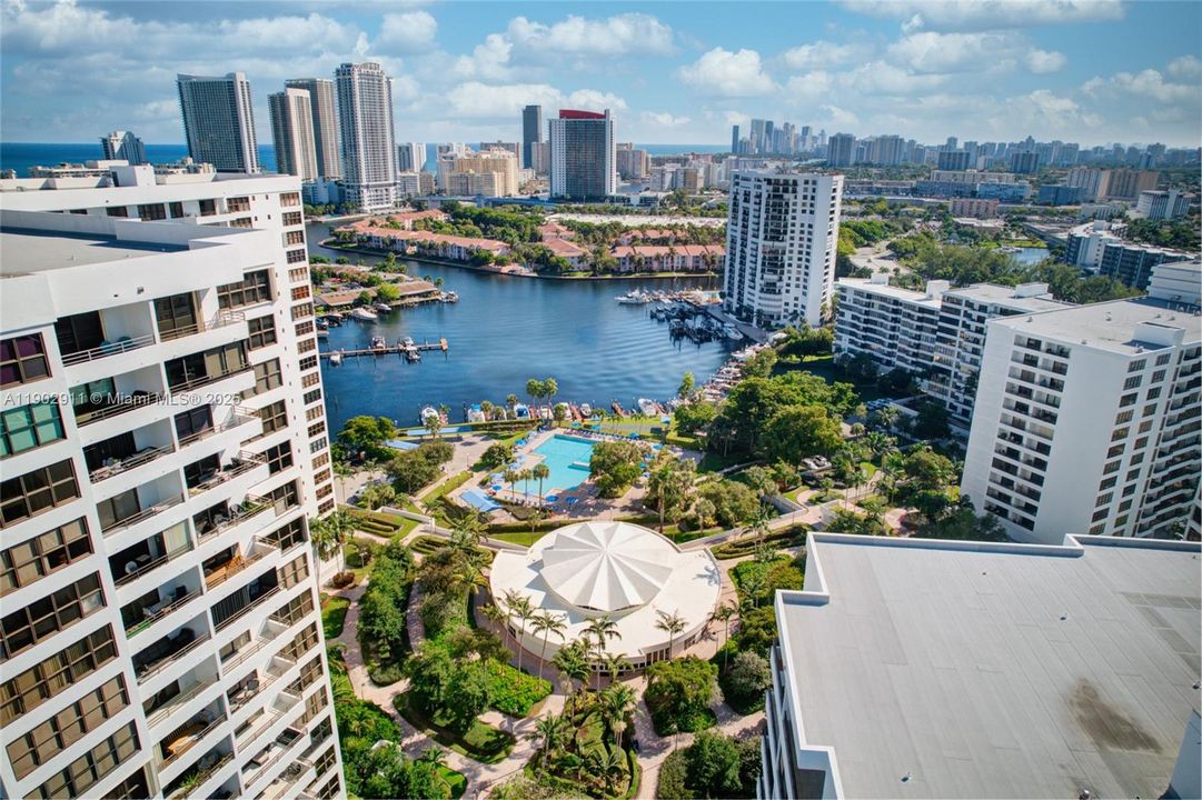 For Sale: $275,000 (1 beds, 1 baths, 1000 Square Feet)