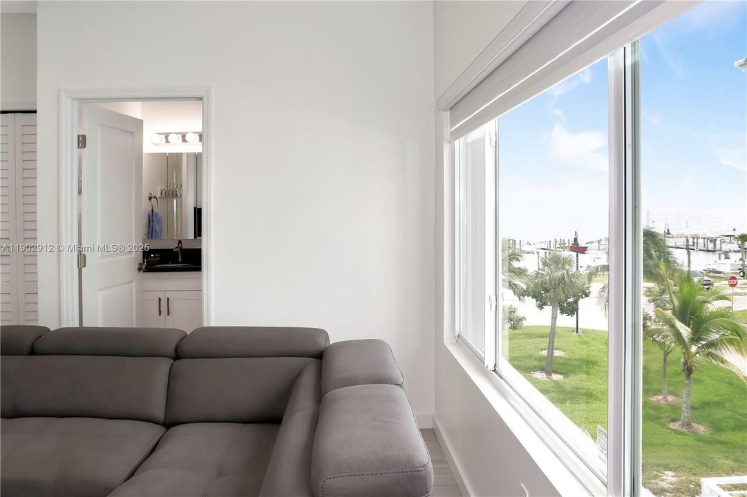 For Rent: $4,000 (3 beds, 2 baths, 1470 Square Feet)