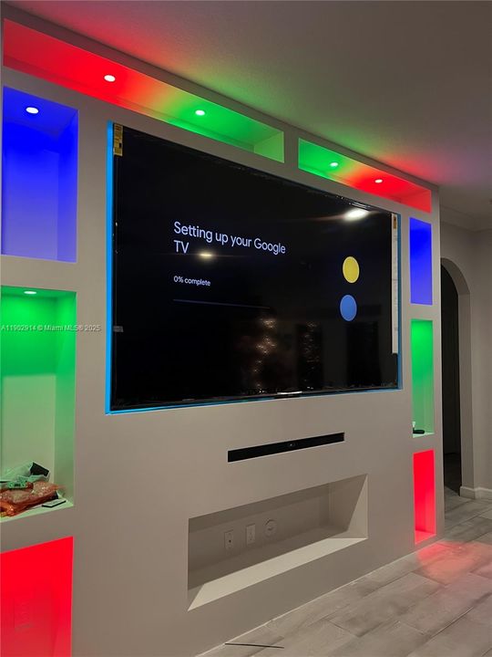 待售: $440,000 (4 贝兹, 3 浴室, 1989 平方英尺)