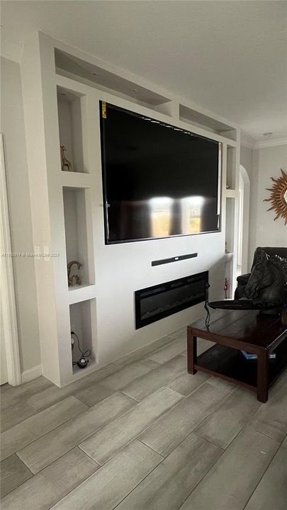 待售: $440,000 (4 贝兹, 3 浴室, 1989 平方英尺)