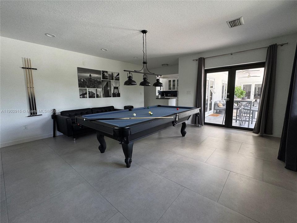 Large Florida Room/Game/TV Room