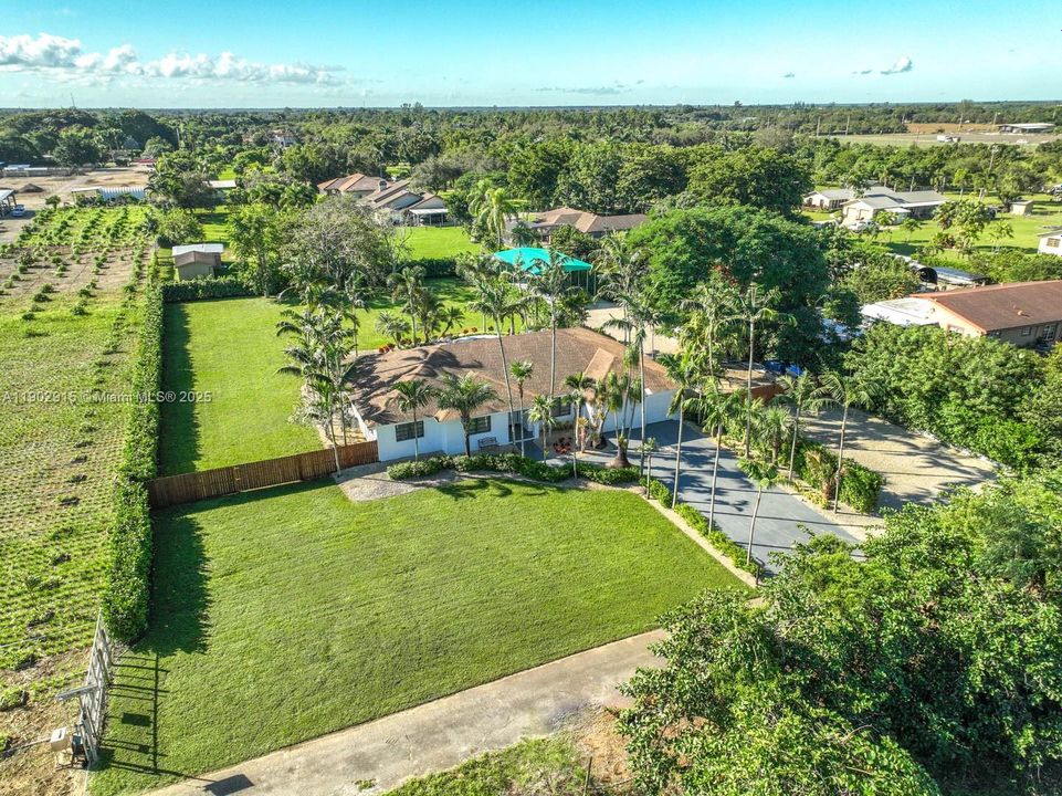 待售: $1,290,000 (4 贝兹, 2 浴室, 2438 平方英尺)