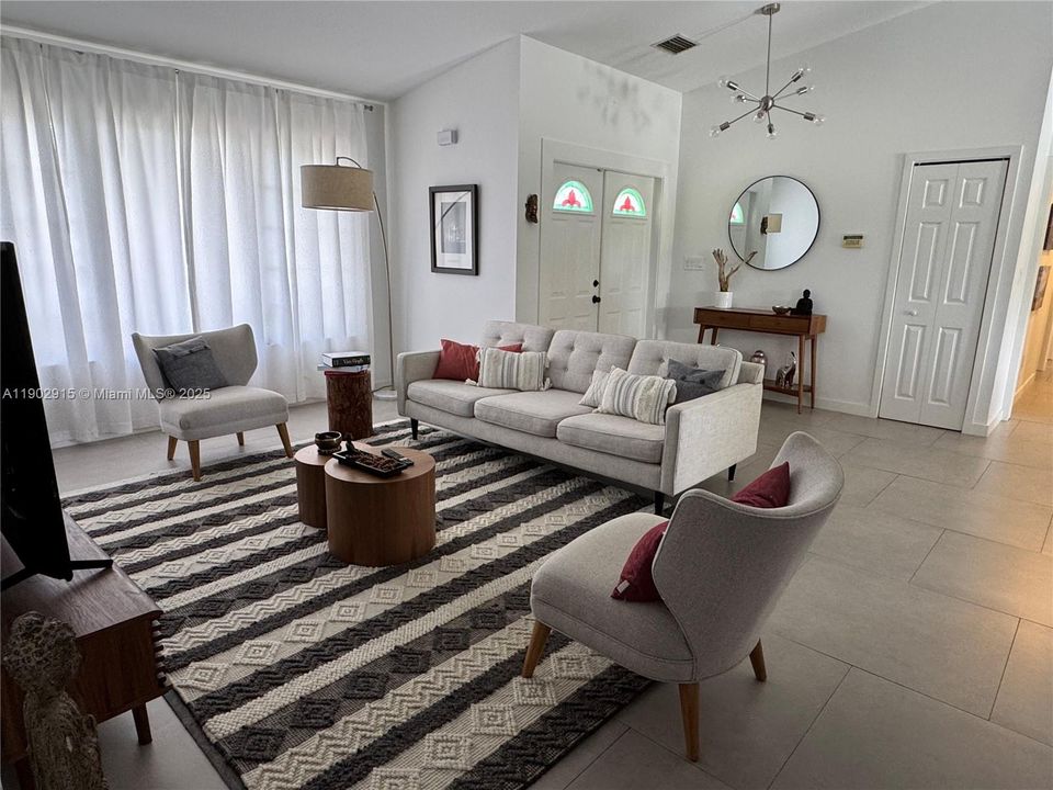 待售: $1,290,000 (4 贝兹, 2 浴室, 2438 平方英尺)