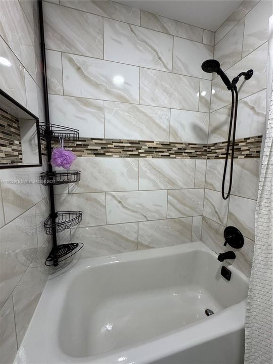 Cabana Bath shower/tub