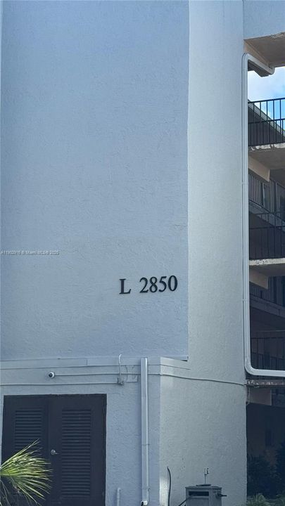 For Sale: $143,500 (2 beds, 2 baths, 1010 Square Feet)