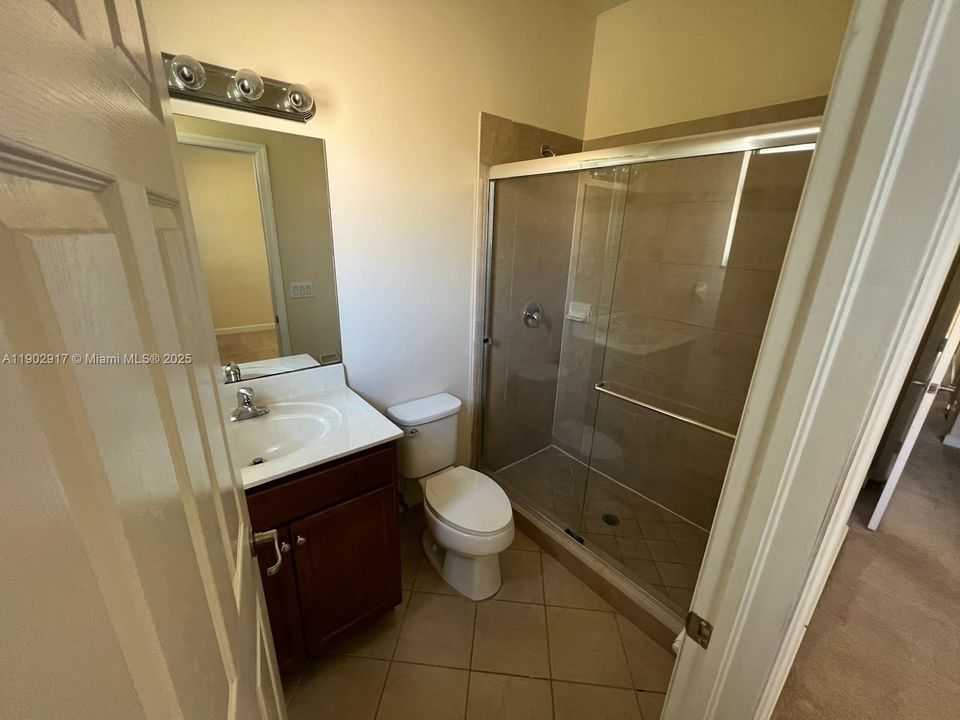 Active With Contract: $344,500 (3 beds, 2 baths, 1402 Square Feet)