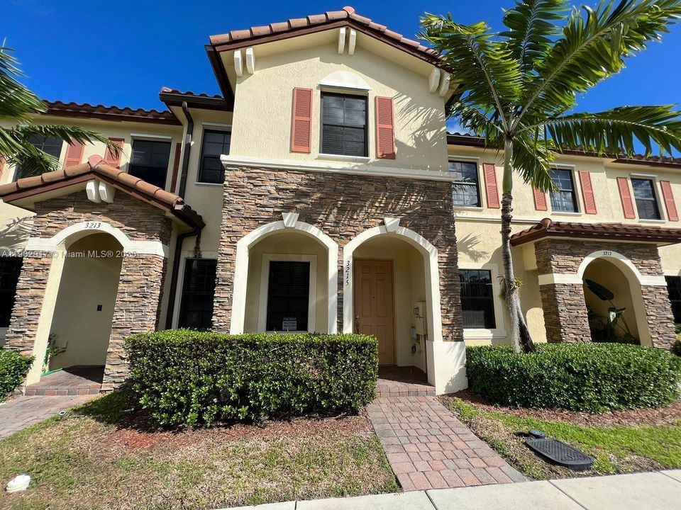 Active With Contract: $344,500 (3 beds, 2 baths, 1402 Square Feet)