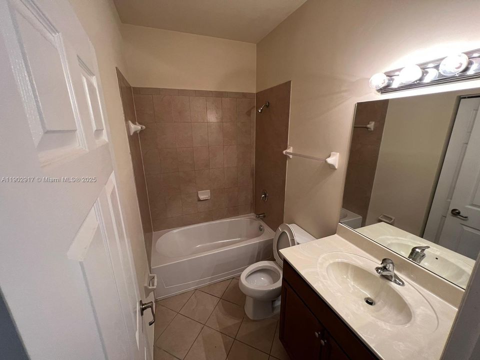 Active With Contract: $344,500 (3 beds, 2 baths, 1402 Square Feet)