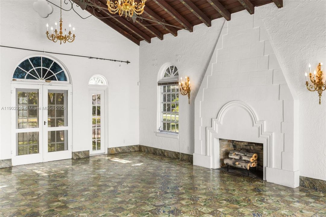 Active With Contract: $2,700,000 (4 beds, 3 baths, 3637 Square Feet)