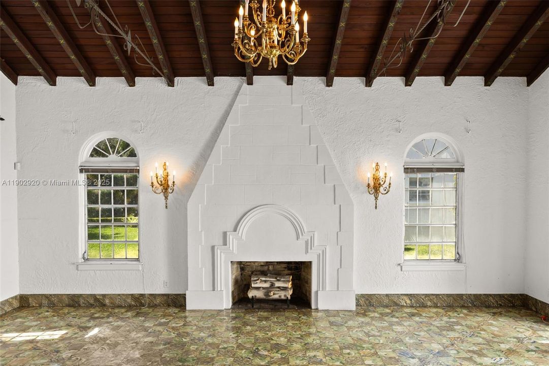 Active With Contract: $2,700,000 (4 beds, 3 baths, 3637 Square Feet)