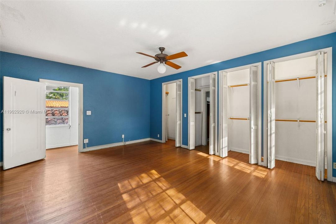 Active With Contract: $2,700,000 (4 beds, 3 baths, 3637 Square Feet)